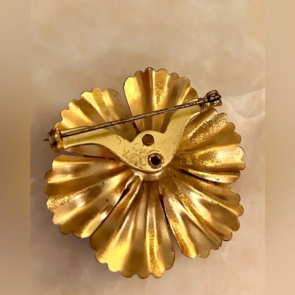 Vintage Pink Painted Metal Carnation Brooch - Picture 7 of 11